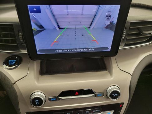 Used 2023 Ford Explorer XLT w/ Equipment Group 202A image 14