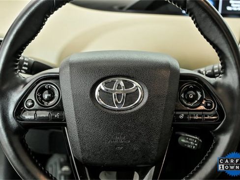 Used 2021 Toyota Prius XLE image 18