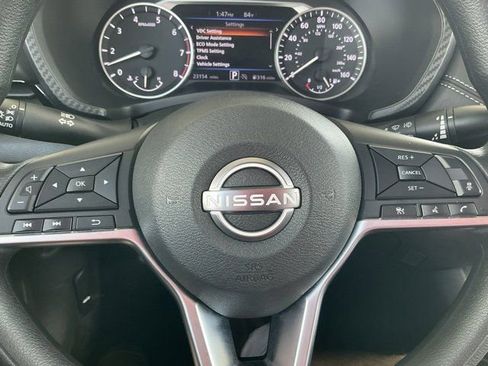 Used 2025 Nissan Sentra SV FWD image 27