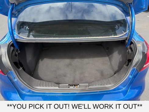 Used 2018 Ford Focus SE FWD image 8