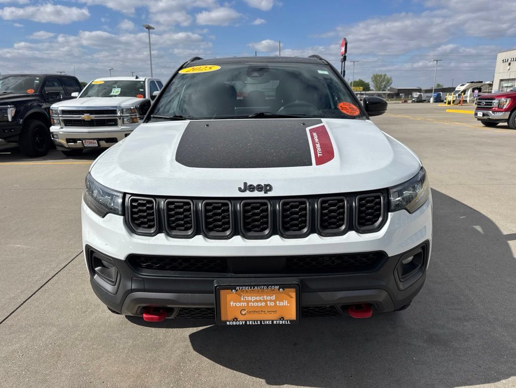 Used 2025 Jeep Compass Trailhawk AWD/4WD image 19