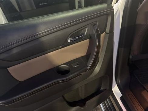 Used 2015 GMC Acadia SLT image 10