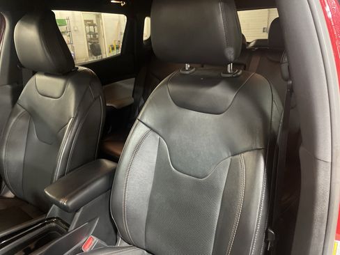 Used 2023 Jeep Compass Limited image 14