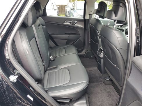 Certified 2025 Kia Sportage SX image 12