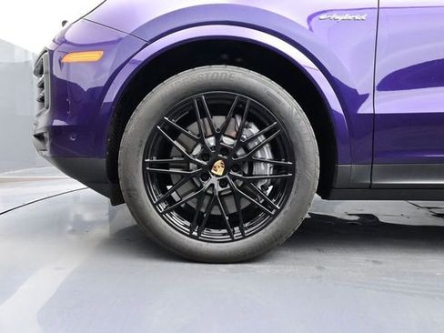 Certified 2024 Porsche Cayenne Coupe AWD/4WD image 6