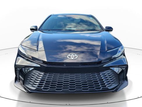 Used 2025 Toyota Camry SE FWD image 2