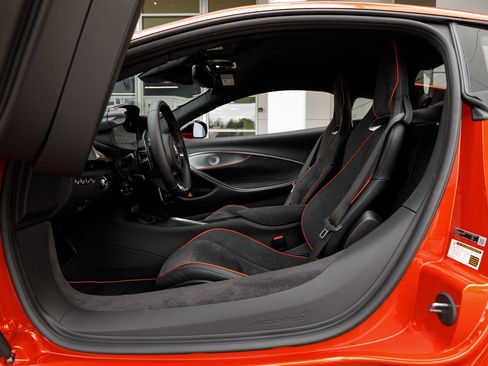 New 2026 McLaren Artura RWD image 44