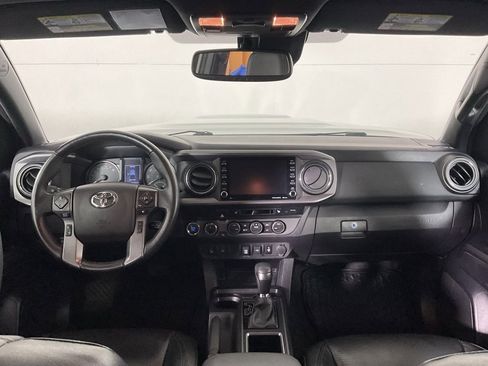 Used 2020 Toyota Tacoma TRD Sport image 21