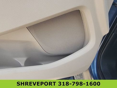 Used 2018 Ford Explorer XLT w/ Equipment Group 202A FWD image 24