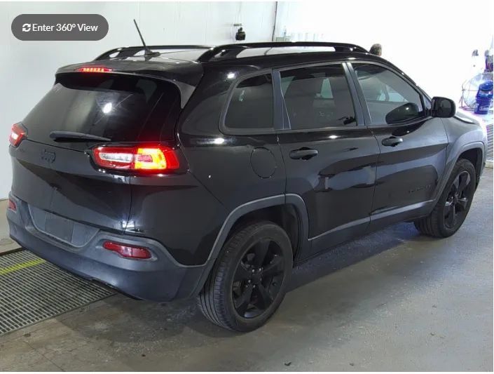 Used 2016 Jeep Cherokee Sport FWD image 2