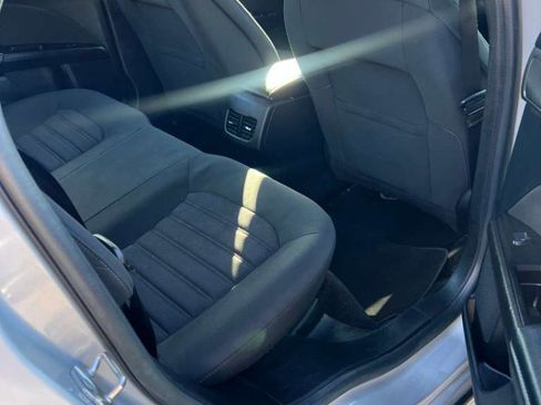 Used 2017 Ford Fusion SE w/ Fusion SE Technology Package image 22