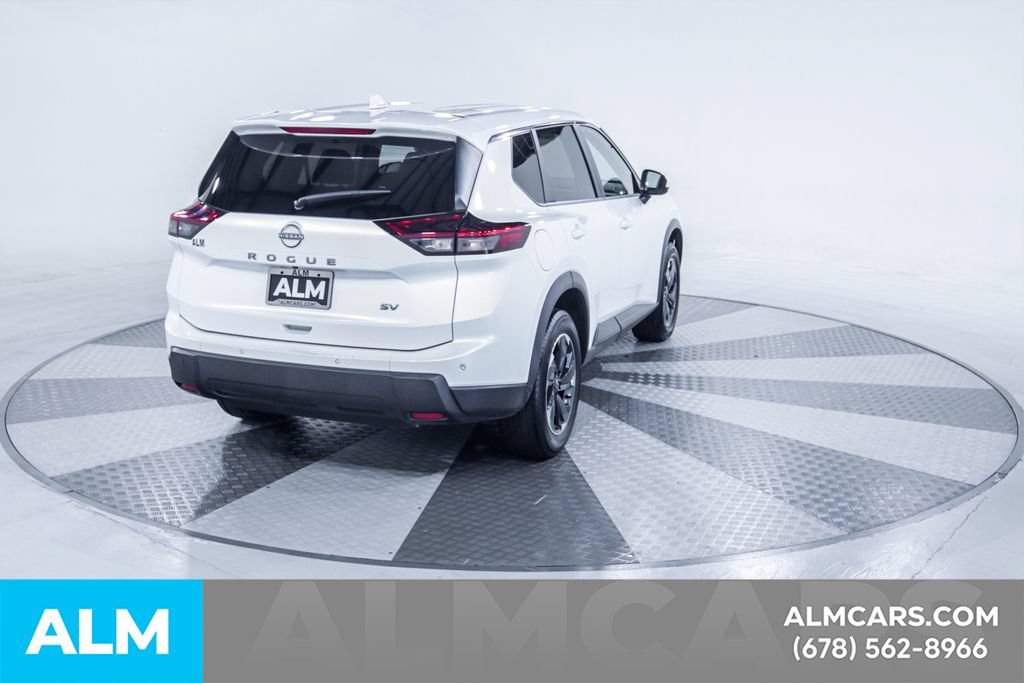 Used 2024 Nissan Rogue SV FWD image 9
