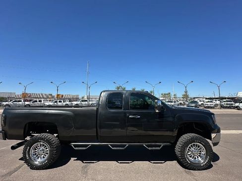 Used 2008 GMC Sierra 2500 SLT w/ Z71 Off-Road Package AWD/4WD image 5