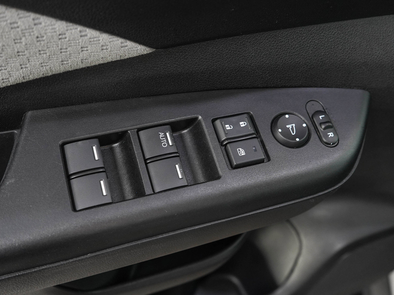 Used 2015 Honda CR-V EX image 22
