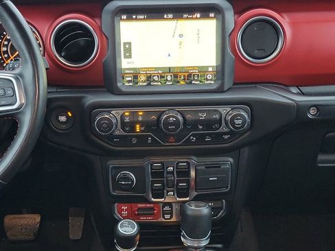 Used 2023 Jeep Wrangler Unlimited Rubicon image 30