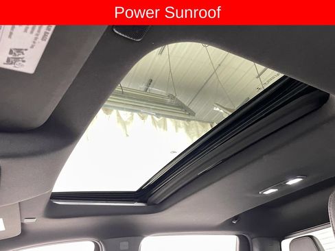 Certified 2022 GMC Sierra 1500 AT4 w/ AT4 Premium Package AWD/4WD image 4