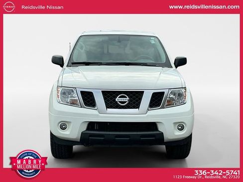 Used 2020 Nissan Frontier SV image 9