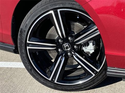 Certified 2025 Honda Accord Sport image 9