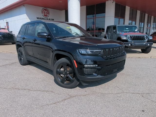 Used 2024 Jeep Grand Cherokee Limited w/ Luxury Tech Group II AWD/4WD image 3