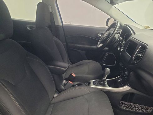 Used 2019 Jeep Compass Sport w/ Cold Weather Group image 21