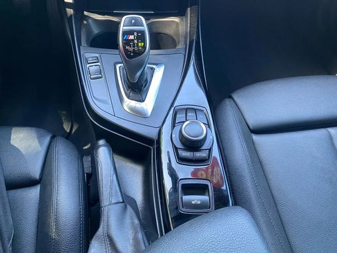 Used 2016 BMW 228i Convertible image 21