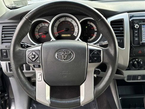 Used 2014 Toyota Tacoma PreRunner image 18