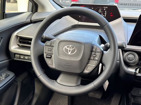 New 2027 Toyota Prius LE FWD image 23