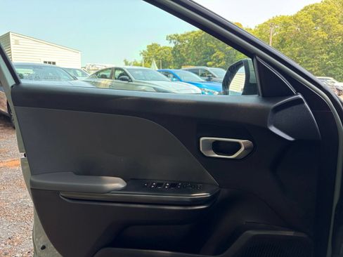 Used 2025 Kia K4 FWD image 18