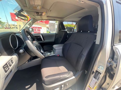 Used 2011 Toyota 4Runner SR5 w/ Convenience Pkg AWD/4WD image 10