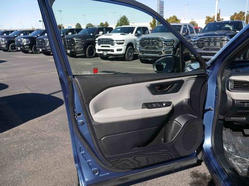 Used 2025 Subaru Forester Premium w/ Convenience Package #1 image 25