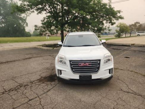 Used 2017 GMC Terrain SLE w/ Driver Alert Package I FWD image 4