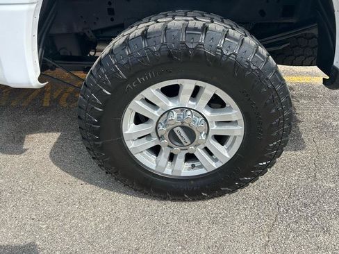 Used 2019 Ford F250 XLT w/ XLT Value Package AWD/4WD image 9