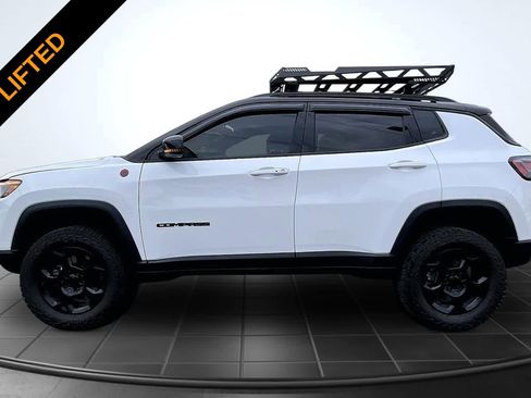 Used 2024 Jeep Compass Trailhawk w/ Trailhawk Elite Group AWD/4WD image 3