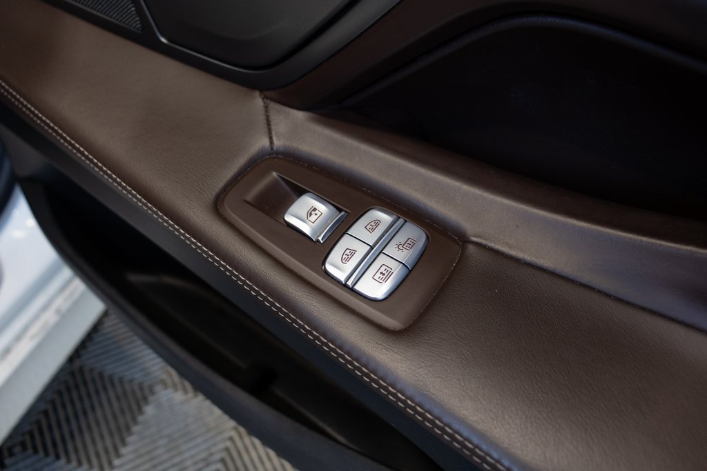Used 2021 BMW 740i w/ Premium Package RWD image 24