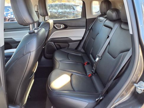 Used 2022 Jeep Compass Limited image 7