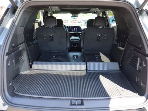 Used 2026 Chevrolet Traverse High Country w/ LPO, Floor Liner Package AWD/4WD image 41