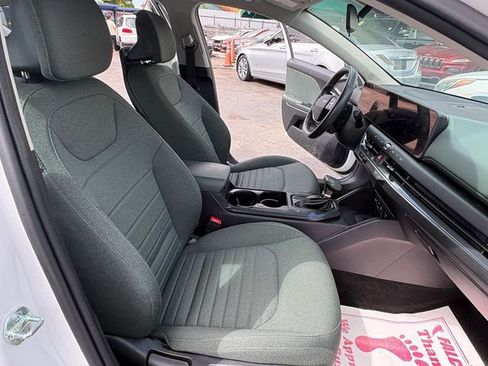 Used 2025 Kia K4 EX FWD image 18