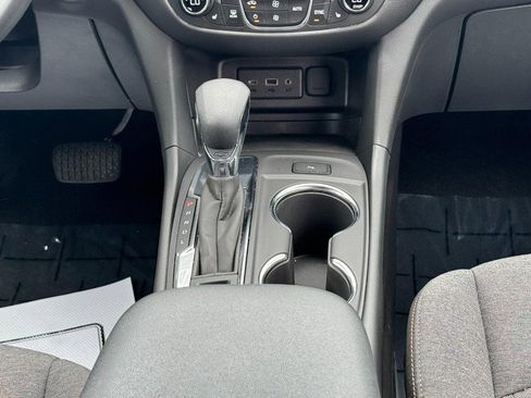 Used 2024 Chevrolet Equinox LT FWD image 14