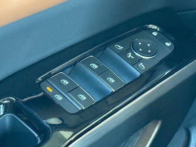 Certified 2025 Nissan Pathfinder Platinum AWD/4WD image 42