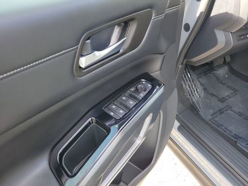 Used 2024 Nissan Pathfinder SL w/ Cargo Package FWD image 11
