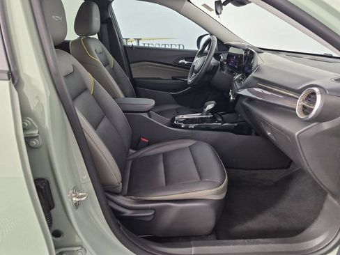 Used 2025 Chevrolet Trax ACTIV w/ Driver Confidence Package FWD image 37