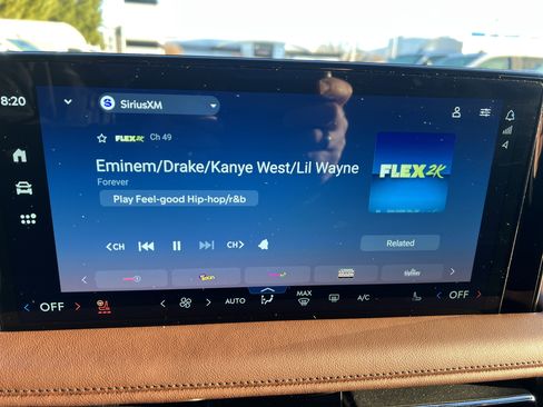 Used 2025 Lincoln Aviator Reserve w/ Equipment Group 201A image 23