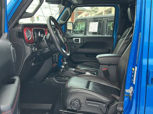 Certified 2022 Jeep Wrangler Unlimited Rubicon w/ Xtreme Recon 35" Tire Package image 28