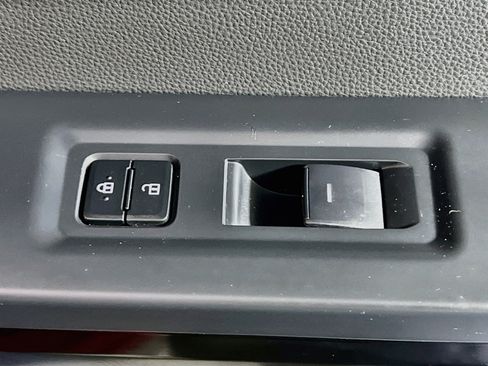 Used 2026 Toyota Tundra Limited AWD/4WD image 31