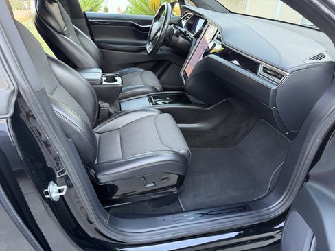 Used 2017 Tesla Model X 75D AWD/4WD image 10