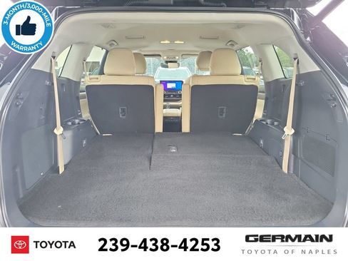 Used 2023 Toyota Highlander Limited FWD image 23