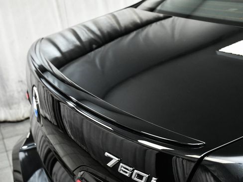 Used 2025 BMW 760i xDrive image 90