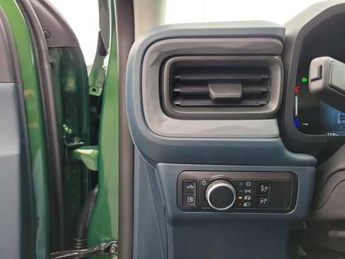 New 2025 Ford Maverick XL image 21