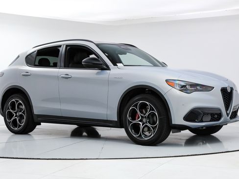 New 2026 Alfa Romeo Stelvio Sprint w/ Convenience Package AWD/4WD image 7
