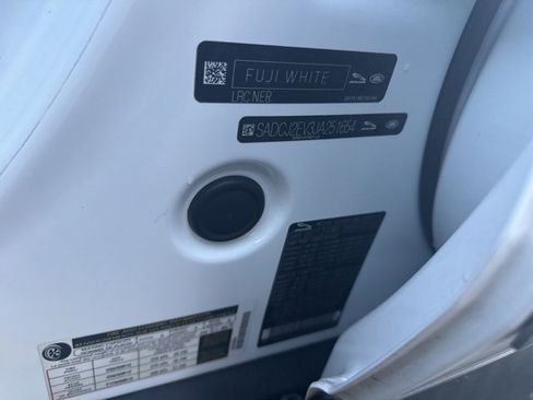 Used 2018 Jaguar F-PACE Premium image 11